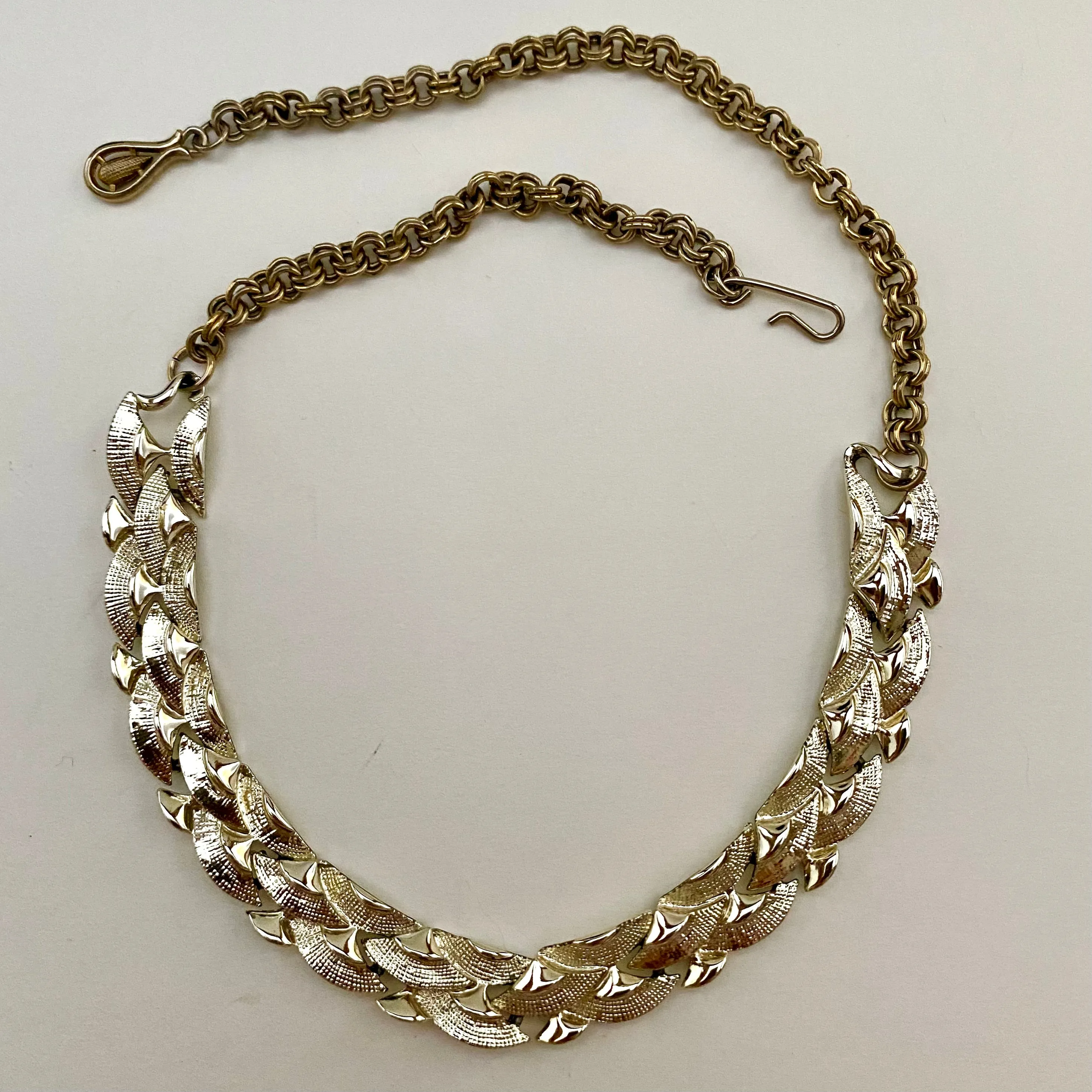 Late 50s/ Early 60s Light Gold-Tone Choker