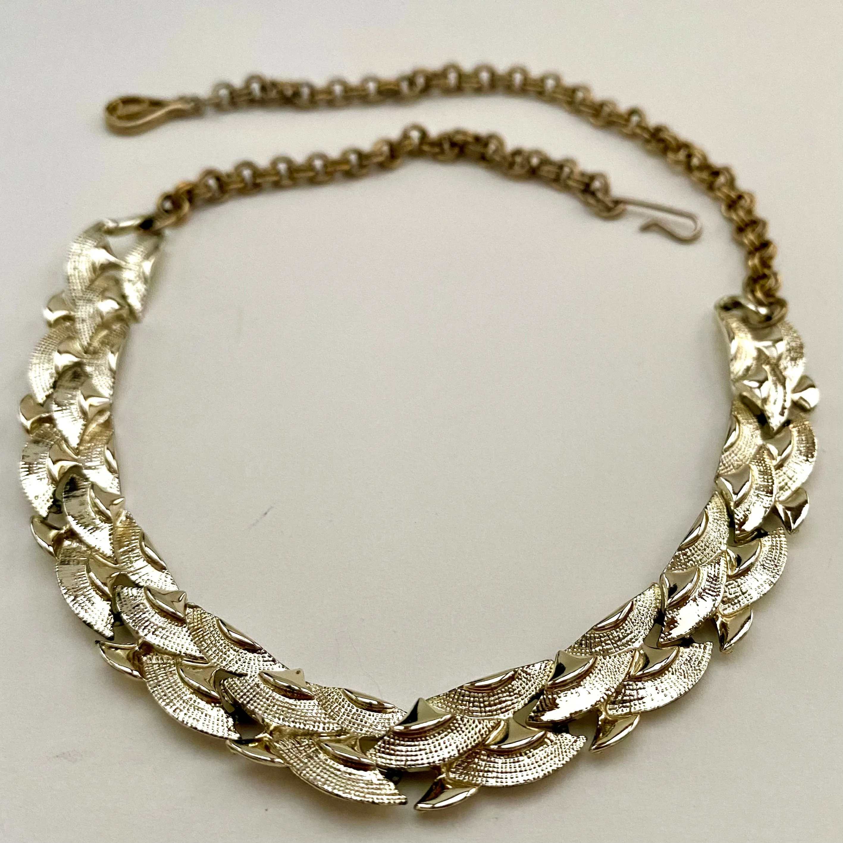 Late 50s/ Early 60s Light Gold-Tone Choker